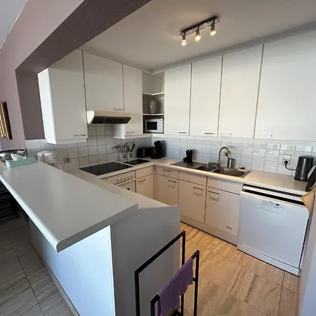 Zeerust 0302 - Sunny Located Flat With Sea View - 4p Apartment